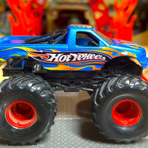 Mini Team Hotwheels - Picture 2 of 3